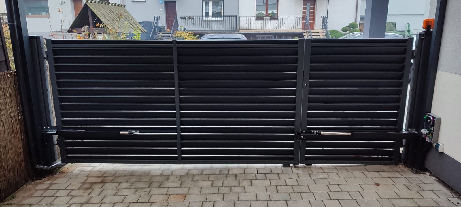 Brama skrzydłowa Leszno – widok 3